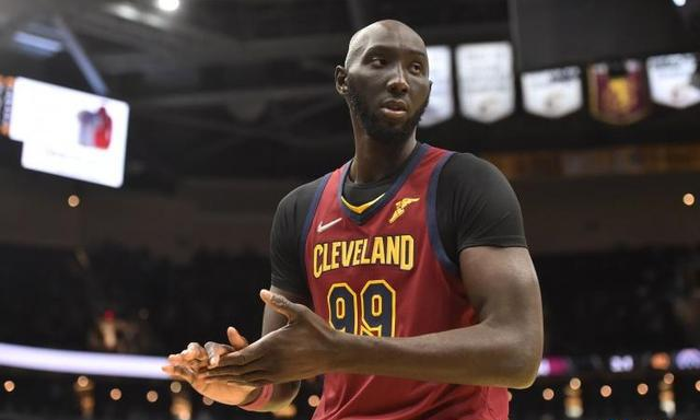 NBA黑马逆袭！灰熊终结勇士十二连胜